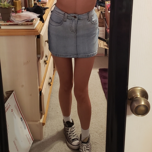 Vintage Y2K BONGO Faded Distressed Denim Low-Rise Mini Jean Skirt - Picture 3 of 8